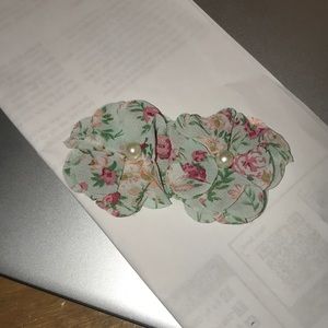 Floral hairclips